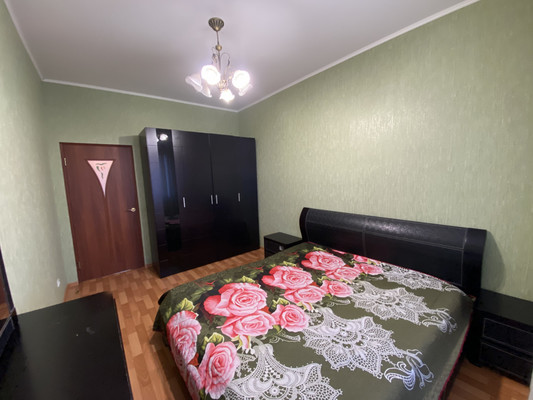 Продам трехкомнатную (3-комн.) квартиру, Мусы Джалиля ул, 9, Нижневартовск г