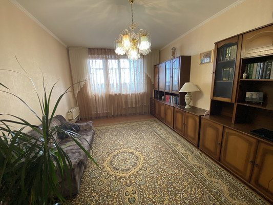 Продам трехкомнатную (3-комн.) квартиру, 60 лет Октября ул, 8, Нижневартовск г