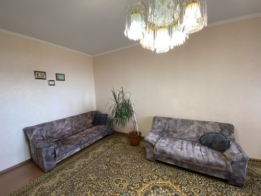 Продам трехкомнатную (3-комн.) квартиру, 60 лет Октября ул, 8, Нижневартовск г