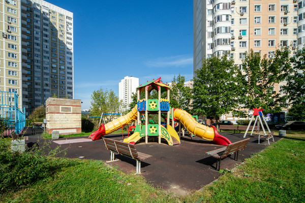 Продам трехкомнатную (3-комн.) квартиру, Лукинская ул, 18, Москва г