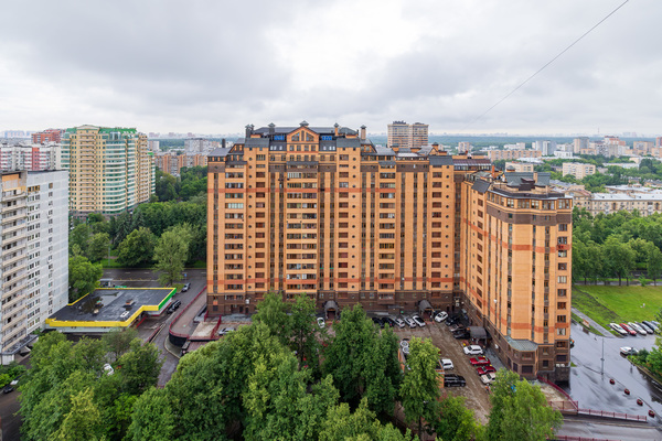 Продам многокомнатную квартиру, 10-я Парковая ул, 20, Москва г