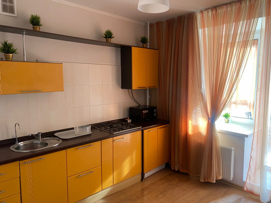 Продам однокомнатную (1-комн.) квартиру, Сибгата Хакима ул, 37, Казань г