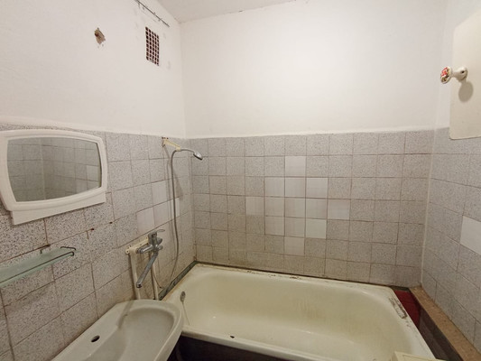 Продам двухкомнатную (2-комн.) квартиру, Ленина ул, 155, Кукмор г