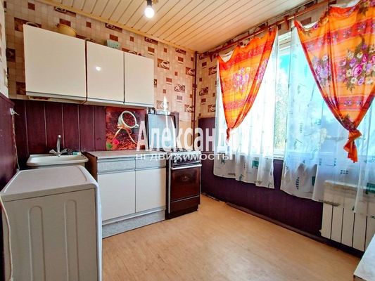Продам двухкомнатную (2-комн.) квартиру, Победы пр-кт, 39, Выборг г
