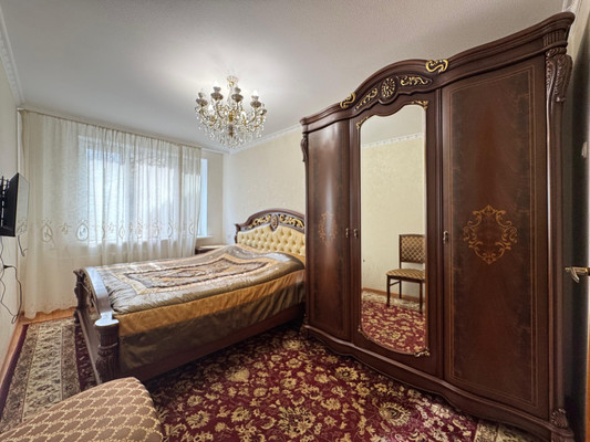 Продам двухкомнатную (2-комн.) квартиру, Кирова ул, 1а, Нальчик г