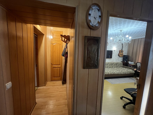 Продам двухкомнатную (2-комн.) квартиру, Гагарина ул, 21, Симферополь г