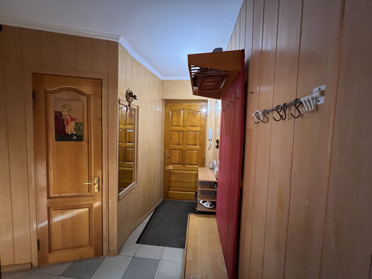 Продам двухкомнатную (2-комн.) квартиру, Гагарина ул, 21, Симферополь г