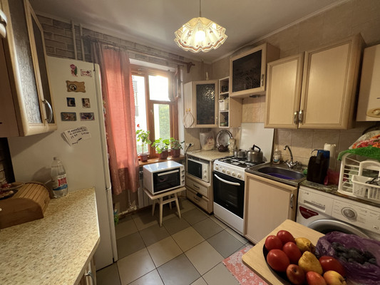 Продам двухкомнатную (2-комн.) квартиру, Гагарина ул, 21, Симферополь г