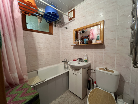 Продам двухкомнатную (2-комн.) квартиру, Гагарина ул, 21, Симферополь г