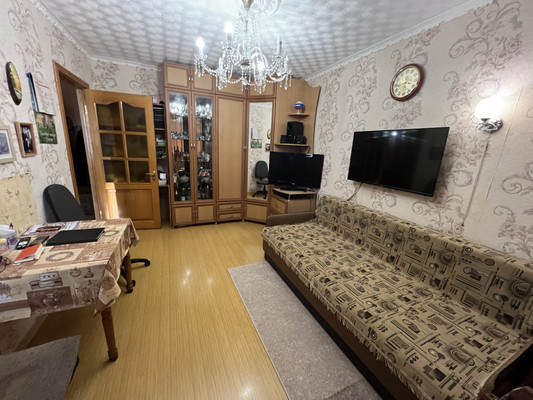 Продам двухкомнатную (2-комн.) квартиру, Гагарина ул, 21, Симферополь г
