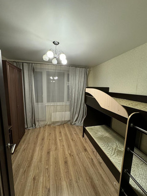 Продам трехкомнатную (3-комн.) квартиру, Симферопольское ш, 3, Булатниково с