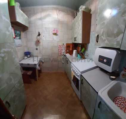 Продам двухкомнатную (2-комн.) квартиру, Гурьянова ул, 10к2, Калуга г