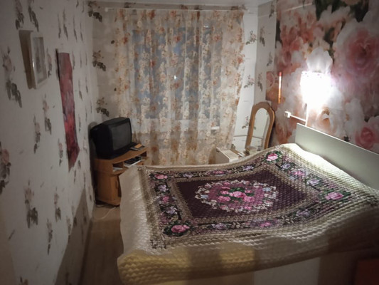 Продам двухкомнатную (2-комн.) квартиру, Центральная ул, 17/2, Радовицкий п