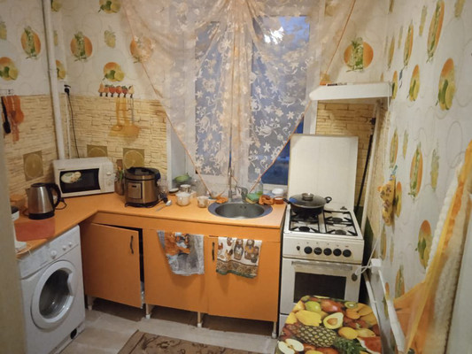 Продам двухкомнатную (2-комн.) квартиру, Центральная ул, 17/2, Радовицкий п