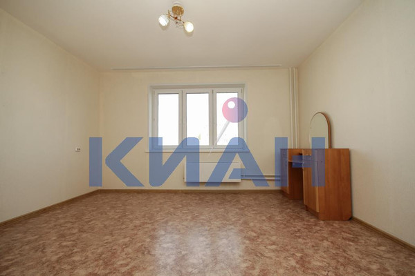 Продам трехкомнатную (3-комн.) квартиру, Ольховая ул, 10, Красноярск г