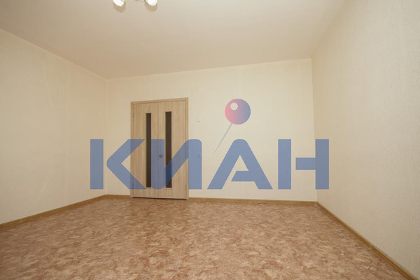 Продам трехкомнатную (3-комн.) квартиру, Ольховая ул, 10, Красноярск г