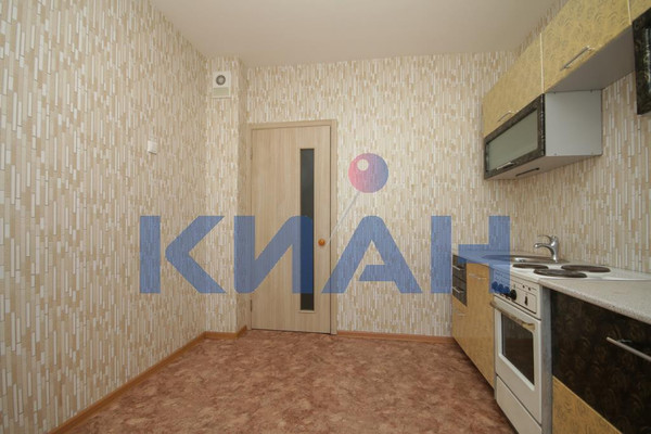 Продам трехкомнатную (3-комн.) квартиру, Ольховая ул, 10, Красноярск г