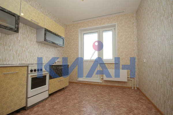 Продам трехкомнатную (3-комн.) квартиру, Ольховая ул, 10, Красноярск г