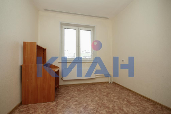 Продам трехкомнатную (3-комн.) квартиру, Ольховая ул, 10, Красноярск г