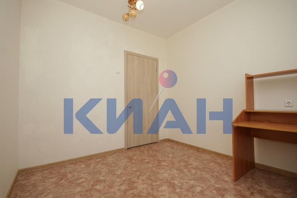 Продам трехкомнатную (3-комн.) квартиру, Ольховая ул, 10, Красноярск г