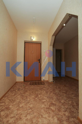 Продам трехкомнатную (3-комн.) квартиру, Ольховая ул, 10, Красноярск г