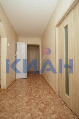 Продам трехкомнатную (3-комн.) квартиру, Ольховая ул, 10, Красноярск г