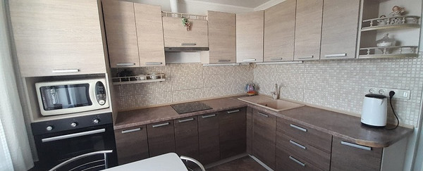 Продам трехкомнатную (3-комн.) квартиру, Чекистов пр-кт, 12, Краснодар г