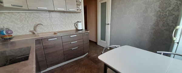 Продам трехкомнатную (3-комн.) квартиру, Чекистов пр-кт, 12, Краснодар г
