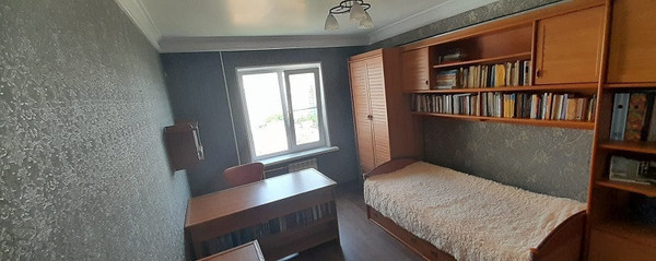 Продам трехкомнатную (3-комн.) квартиру, Чекистов пр-кт, 12, Краснодар г