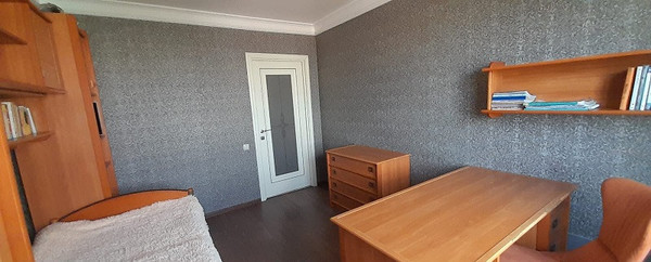 Продам трехкомнатную (3-комн.) квартиру, Чекистов пр-кт, 12, Краснодар г