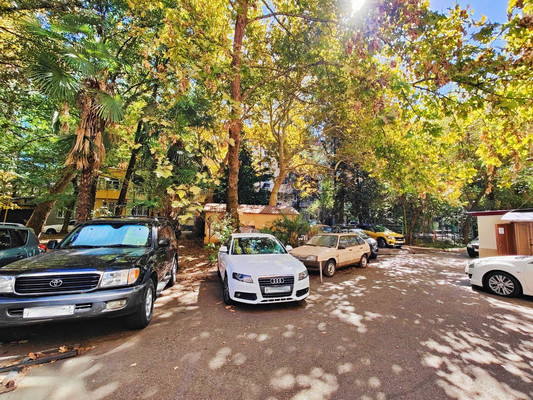 Продам гараж 17 м2, Островского (Центральный р-н) ул, 27, Сочи г