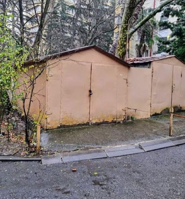Продам гараж 17 м2, Островского (Центральный р-н) ул, 27, Сочи г