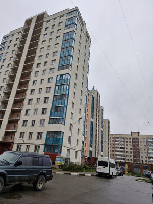 Продам двухкомнатную (2-комн.) квартиру, Западный проезд, 2Б, имени Свердлова гп