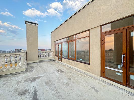 Продам многокомнатную квартиру, Атажукина ул, 2ка, Нальчик г