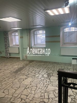 Сдам торговое помещение 70,5 м2, Кирочная ул, 40, Санкт-Петербург г