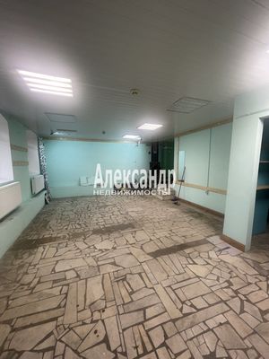 Сдам торговое помещение 70,5 м2, Кирочная ул, 40, Санкт-Петербург г