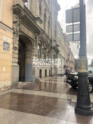 Сдам торговое помещение 70,5 м2, Кирочная ул, 40, Санкт-Петербург г
