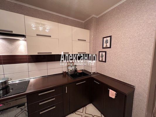 Продам трехкомнатную (3-комн.) квартиру, Маршала Жукова пр-кт, 33к1, Санкт-Петербург г