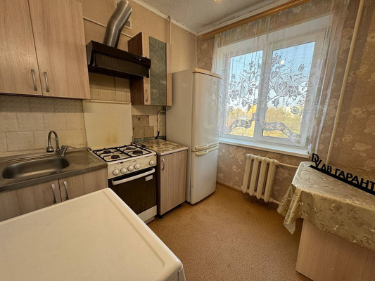 Продам трехкомнатную (3-комн.) квартиру, 1-й Микрорайон ул, 26, Эльбан рп