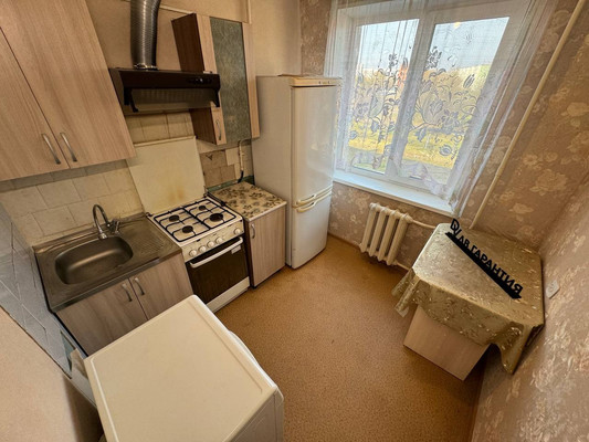 Продам трехкомнатную (3-комн.) квартиру, 1-й Микрорайон ул, 26, Эльбан рп