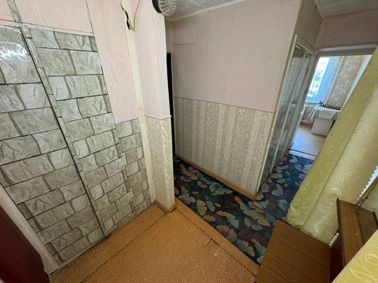Продам трехкомнатную (3-комн.) квартиру, 1-й Микрорайон ул, 26, Эльбан рп