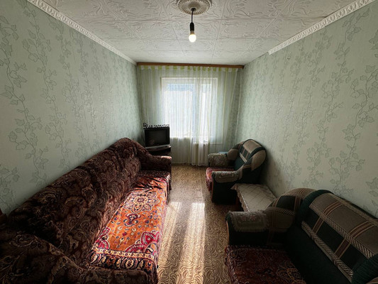Продам трехкомнатную (3-комн.) квартиру, 1-й Микрорайон ул, 26, Эльбан рп