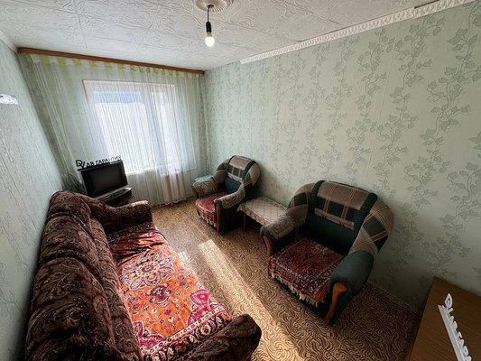 Продам трехкомнатную (3-комн.) квартиру, 1-й Микрорайон ул, 26, Эльбан рп