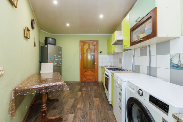 Продам трехкомнатную (3-комн.) квартиру, Металлистов ул, 20, Брянск г