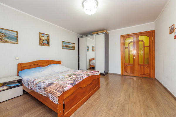 Продам трехкомнатную (3-комн.) квартиру, Металлистов ул, 20, Брянск г