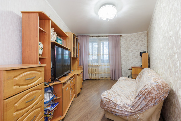 Продам трехкомнатную (3-комн.) квартиру, Металлистов ул, 20, Брянск г