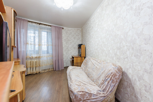 Продам трехкомнатную (3-комн.) квартиру, Металлистов ул, 20, Брянск г