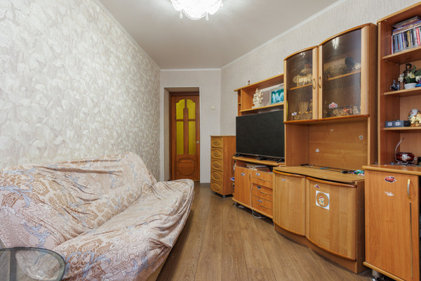 Продам трехкомнатную (3-комн.) квартиру, Металлистов ул, 20, Брянск г