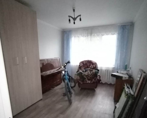 Продам трехкомнатную (3-комн.) квартиру, 46, Новый Свет п