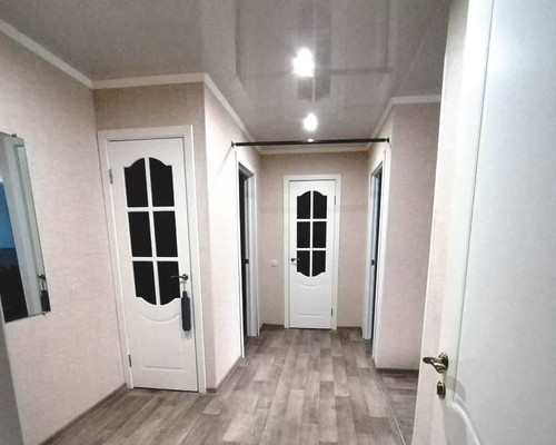 Продам трехкомнатную (3-комн.) квартиру, 46, Новый Свет п